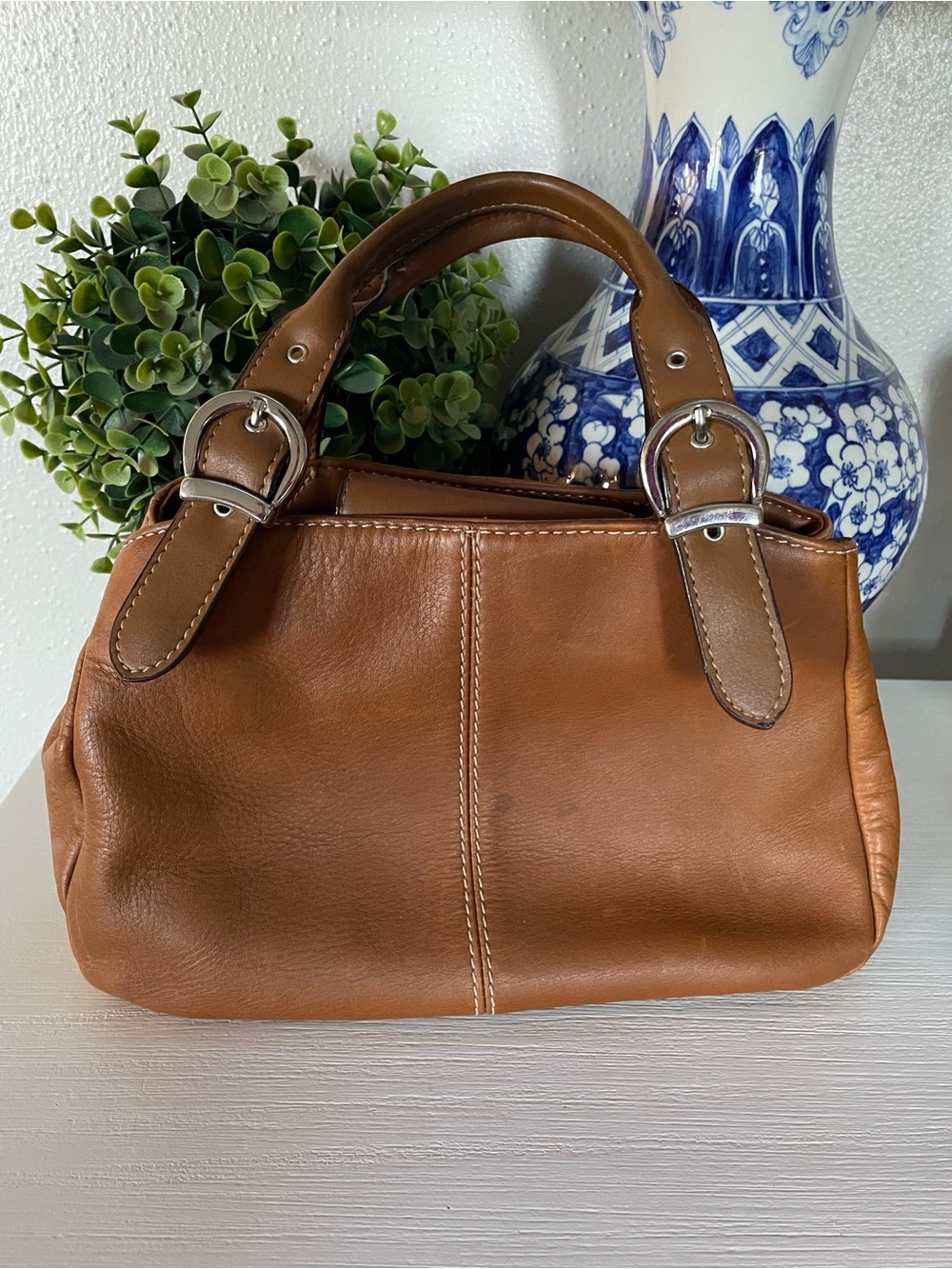 St. Johns Bay Genuine Leather Brown Tan Handbag Purse with Pockets